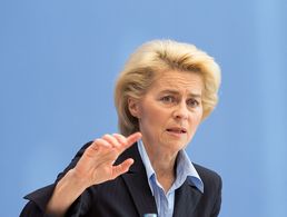 Ursula von der Leyen will ein „Signal an die Menschen in Syrien" senden. Foto: DBwV/Christine Hepner