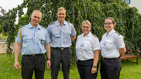 Oberstabsfeldwebel Gerald Hinz, Hauptfeldwebel Niklas Olhöft, Hauptbootsmann Regina Stern und Hauptbootsmann Dörte Ströer nahmen als Delegierte an der Landesversammlung Ost teil. Foto: DBwV/Sarina Flachsmeier