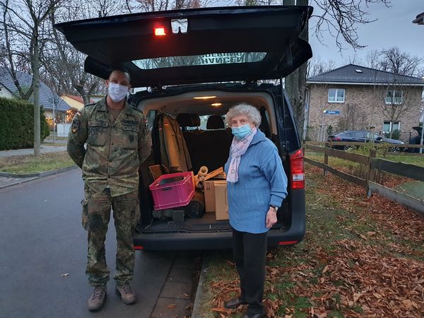 Mission Helfende Hände: Das kann die schnelle und unbürokratische Hilfe beim Umzug einer Soldatenwitwe sein. Foto: DBwV/Katrin van Treek