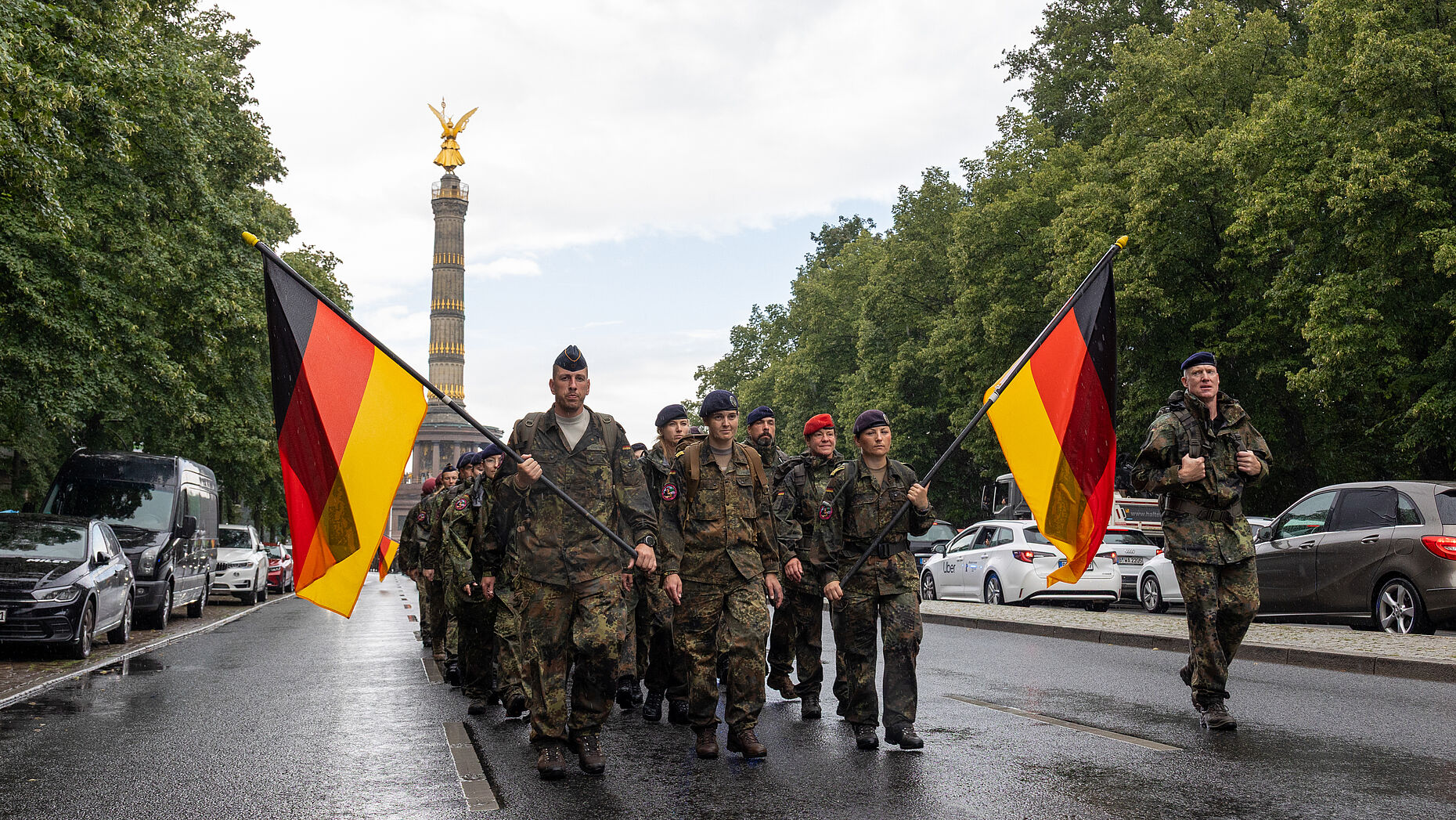 Marsch zum Gedenken auf der Straße des 17. Juni in Berlin. Foto: DBwV/Yann Bombeke