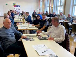 Vorsitzende von StoKa, Kameradschaften ERH und selbständigen TruKa waren Teilnehmer der Info-Veranstaltung des Bezirks Bairisch Schwaben in der Allgäu Kaserne in Füssen. Foto: Michael Lipp