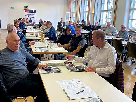 Vorsitzende von StoKa, Kameradschaften ERH und selbständigen TruKa waren Teilnehmer der Info-Veranstaltung des Bezirks Bairisch Schwaben in der Allgäu Kaserne in Füssen. Foto: Michael Lipp