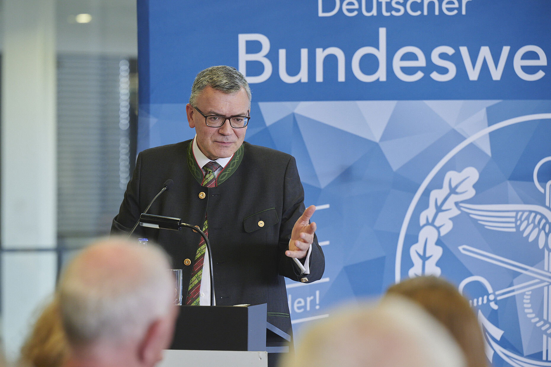 Staatsminister Dr. Florian Herrmann forderte Realismus, Geschlossenheit und Entschlossenheit in der Sicherheitspolitik. Foto: IK