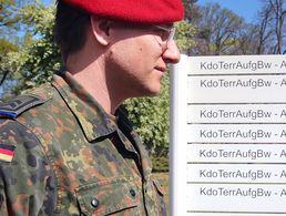 Robbin Schacht vom DBwV dient im Kampf gegen die Corona-Pandemie als Reservist. Eingesetzt ist er im Berliner Lagezentrum der Bundeswehr. Foto: DBwV/Mika Schmidt