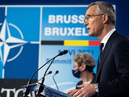 Für Nato-Generalsekretär Jens Stoltenberg ist die Welt unvorhersehbarer geworden. Das Bündnis sehe sich mit "vielen Herausforderungen und Bedrohungen zu gleicher Zeit konfrontiert". Foto: Nato