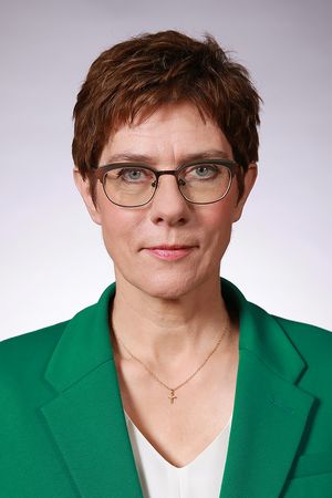 Verteidigungsministerin Annegret Kramp-Karrenbauer. Foto: Bundeswehr/Sebastian Wilke