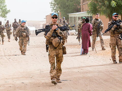 Eine Fußpatrouille im Juli 2019 in Gao. Mehr als zehn Jahre war die Bundeswehr in Mali im Einsatz. Foto: Bundeswehr/Daniel Richter