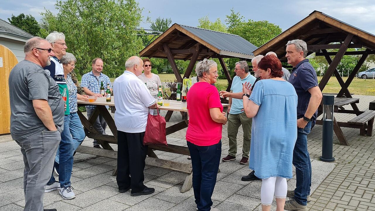 Auch die Geselligkeit kam beim Sommerfest der KERH Uecker-Randow nicht zu kurz. Foto: Michael Edlinger