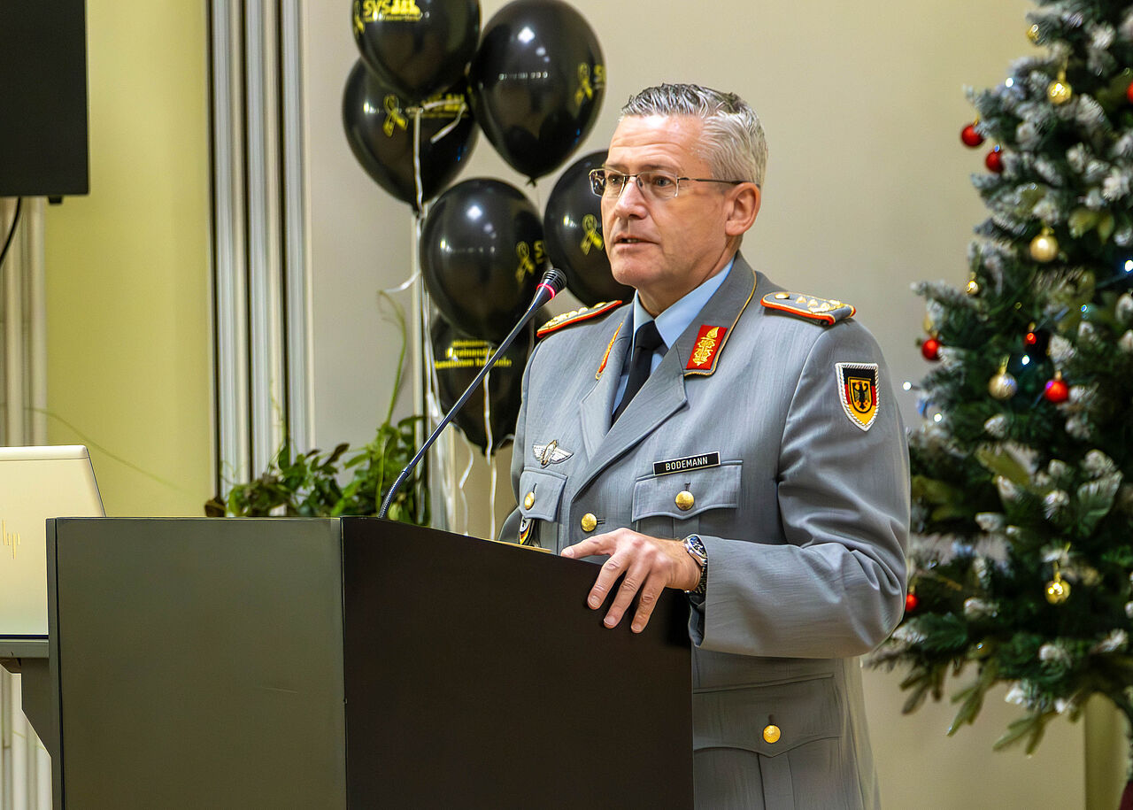 Generalleutnant André Bodemann hatte die Schirmherrschaft über den Abend übernommen.