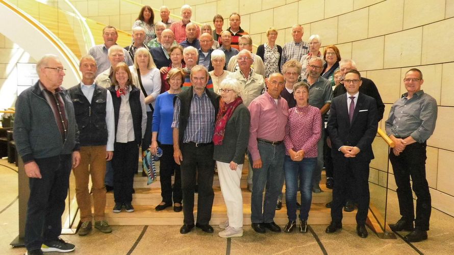 Im Machtzentrum ihres Bundeslandes: Die Angehörigen der KERH Aachen besuchten den Landtag von Nordrhein-Westfalen. Foto: Hauptmann a.D. K. Gidde