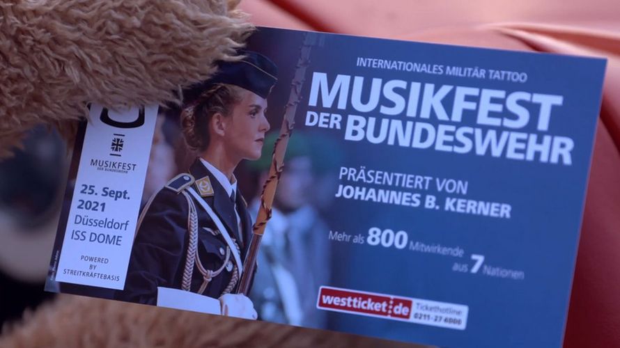 Neuer Termin: Das Musikfest der Bundeswehr findet am 25. September 2021 statt. Stargast werden die "Black Fööss" sein. Foto: Screenshot Video "Paul im Autokino"/Bundeswehr