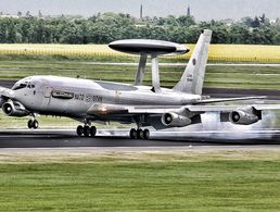 Boeing E-3A Sentry AWACS (Airborne Warning and Control System), fliegende Aufklärungs- und Leitzentrale. Foto: Bundeswehr/Bannert