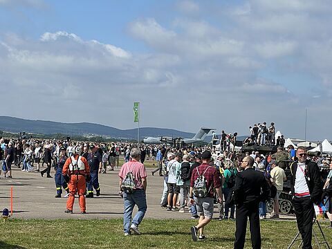 Der Andrang war groß beim Tag der Bundeswehr in Bückeburg. Foto: DBwV