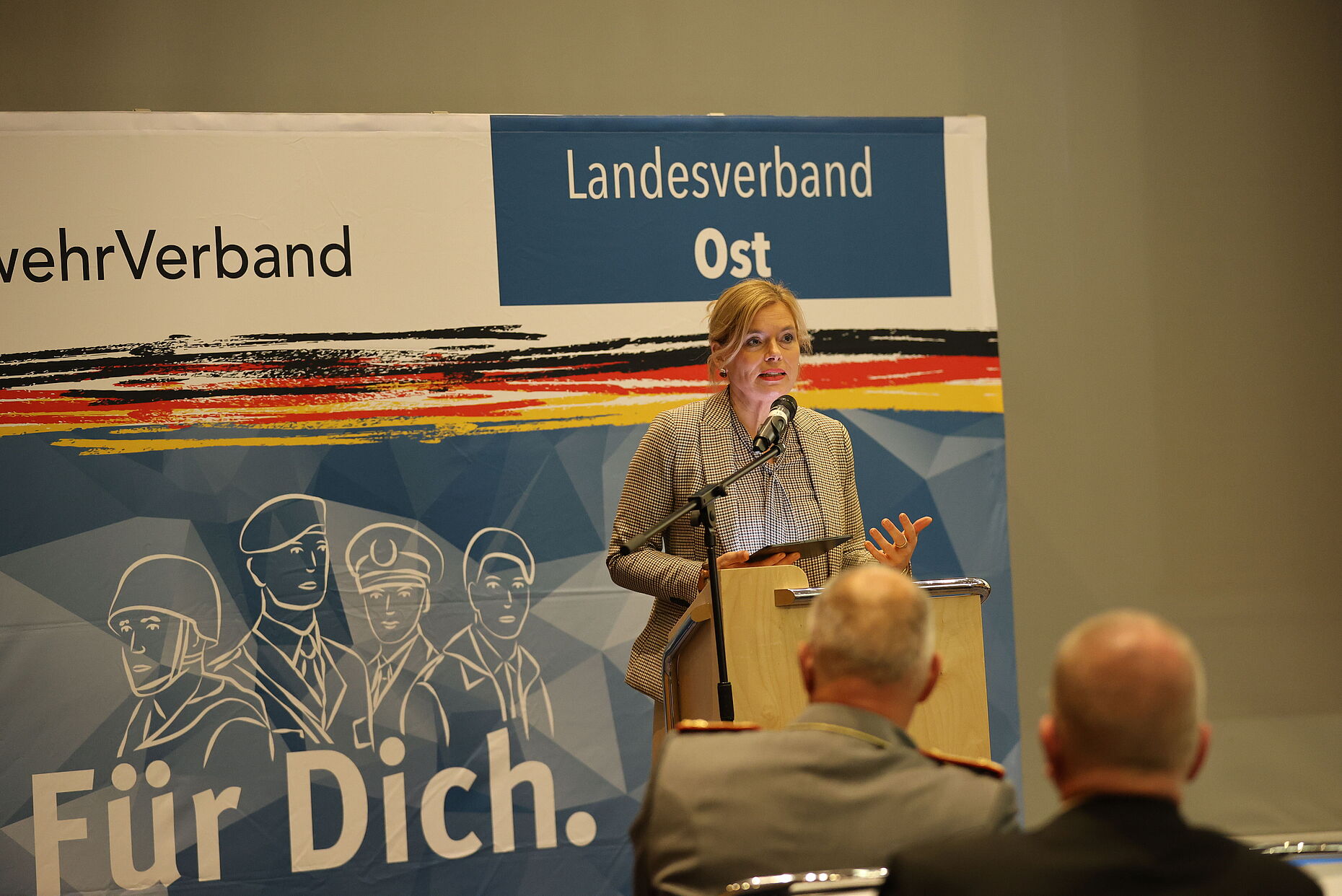 „Ich bin stolz darauf, Schirmfrau des Nationalen Veteranentages zu sein", sagte Julia Klöckner. Foto: DBwV/Eva Krämer