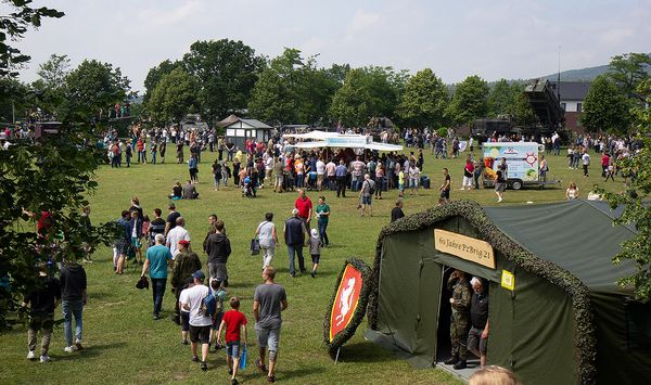 27.200 Besucher kamen nach Augustdorf, mehr als vor zwei Jahren beim Tag der Bundeswehr, 2017 waren es rund 26.000 Gäste. Foto: DBwV/Vieth