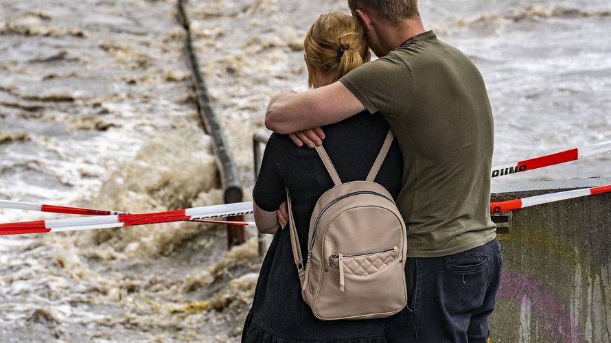 Viele Menschen haben durch die verheerende Hochwasserkatastrophe alles verloren. Der Deutsche BundeswehrVerband hilft jetzt mit Geld aus seinen Stiftungen. Auch Sie können spenden! Foto: dpa/picture-alliance