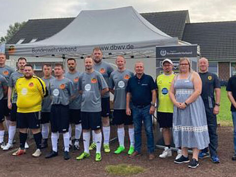 Das Team der Flottille in neuen Trikots. Foto: LV Nord