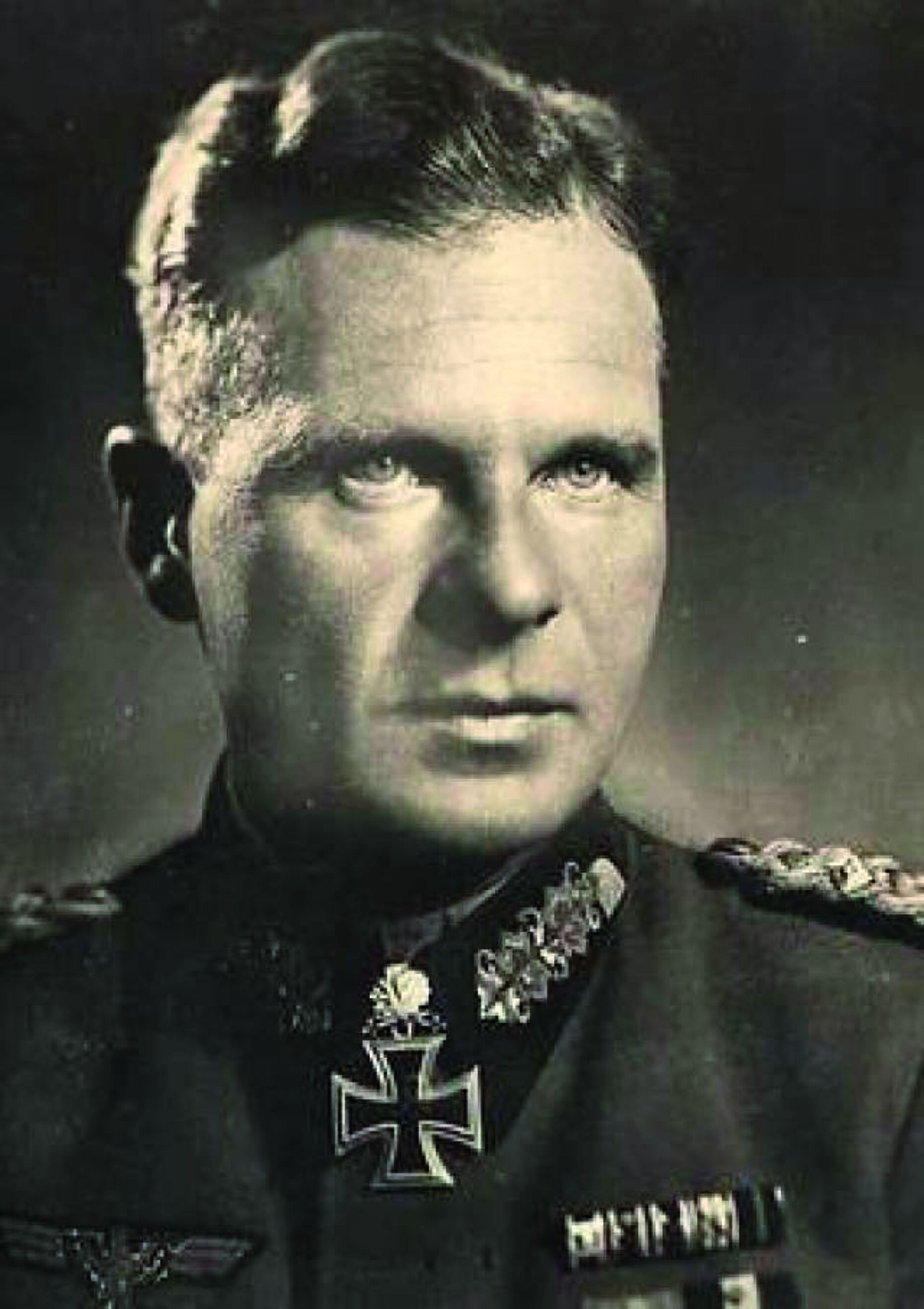 Helmut Detloff Graf von Schwerin sollte erster Verteidigungsminister werden, aber er war offenbar zu redselig.