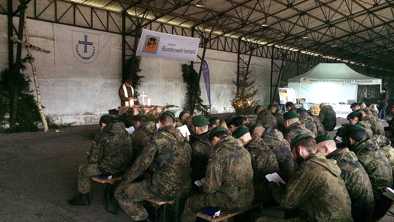 Mit einer besinnlichen Andacht begann der Nachmittag Foto: DBwV/Trump