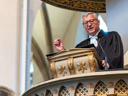 In seiner Predigt schlug Militärbischof Bernhard Felmberg den Bogen vom antiken Galiläa zur modernen Seelsorge in der Bundeswehr. Foto: Walter Linkmann/Militärseelsorge