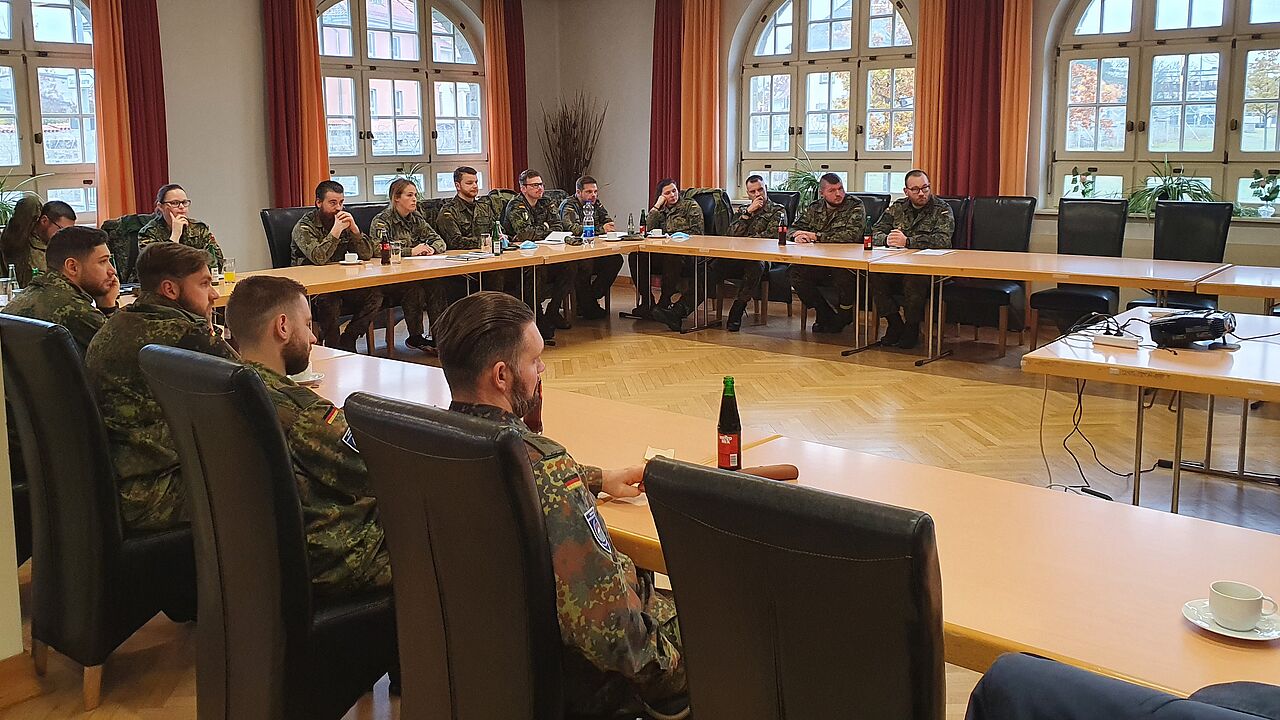 An der Info-Veranstaltung nahmen 18 Soldaten der Infanterieschule teil.