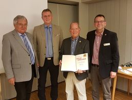 Vorsitzender Roland Richter, Vorsitzender ERH Bernhard Hauber, Stabsfeldwebel a.D. Kieninger und Bezirksvorsitzender Harald Lott (v.l.) Foto: DBwV/Dieter Nötzel