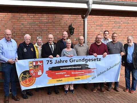 Der neue Nordholzer ERH-Vorstand mit Beisitzern. Foto: DBwV