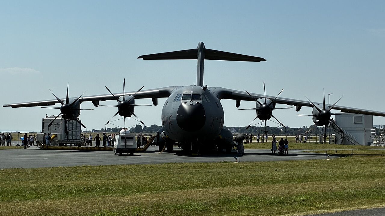 Besichtigung eines A400M des Geschwaders. Foto: DBwV