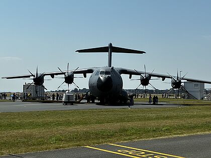 Besichtigung eines A400M des Geschwaders. Foto: DBwV