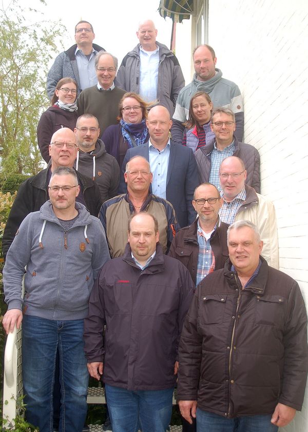 Die Zivilbeschäftigen trafen sich im Dorf Wangerland. Foto: Johann Fritsch