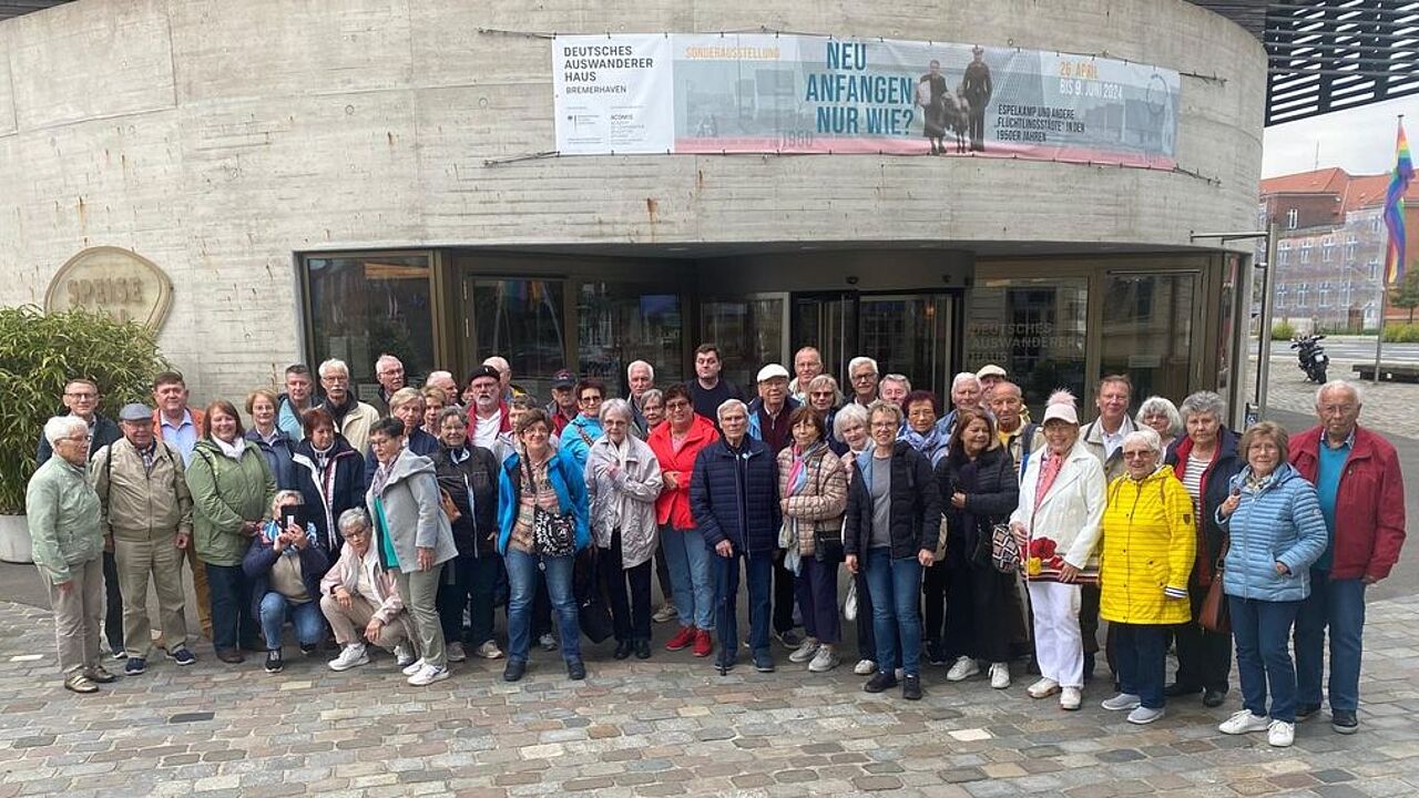 Vor dem Bremerhavener Auswandererhaus, einer von mehreren Stationen. Foto: DBwV
