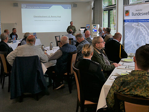 Rund 30 Mandatsträger kamen in die Nienburger Clausewitz-Kaserne. Foto: LV Nord