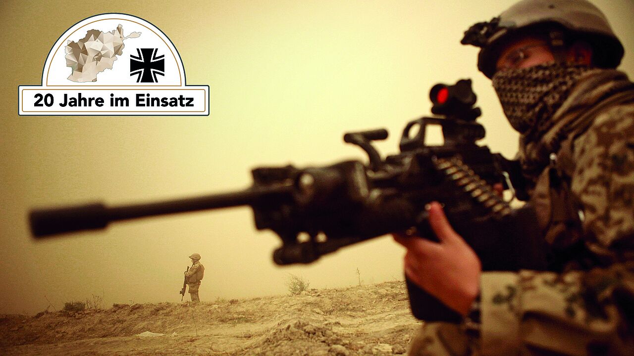 Die in Kundus stationierte 3. Task Force (ISAF) der Bundeswehr beginnt im Oktober 2011 die mehrtägige Operation „Orpheus”. Durch Patrouillen in und um die Kleinstadt Nawabad (Distrikt Chahar Dareh) westlich von Kundus, Nordafghanistan, versuchen die rund 100 Infanteristen Rückzugsorte Aufständischer unmöglich zu machen. Unterstützt werden sie dabei durch einen Zug afghanischer Soldaten. Foto picture alliance / JOKER