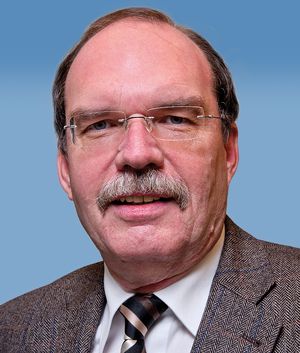 Stabshauptmann a.D. Hartmut Schönmeyer, Vorsitzender Fachbereich Besoldung, Haushalt und Laufbahnrecht.
