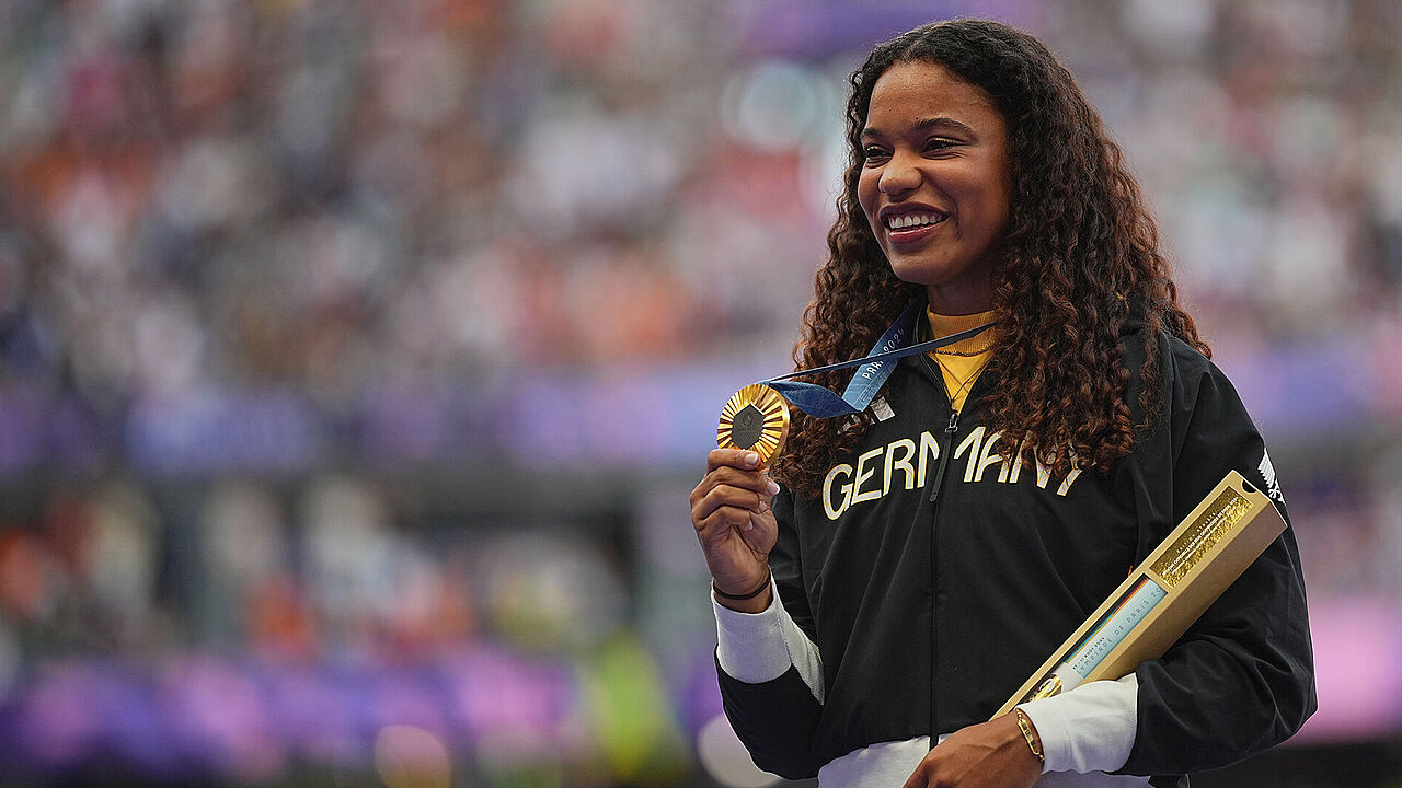 Hauptgefreiter Yemisi Ogunleye sicherte sich mit einer Weite von glatt 20 Metern die Goldmedaille im Kugelstoßen. Foto: picture alliance/dpa/Michael Kappeler