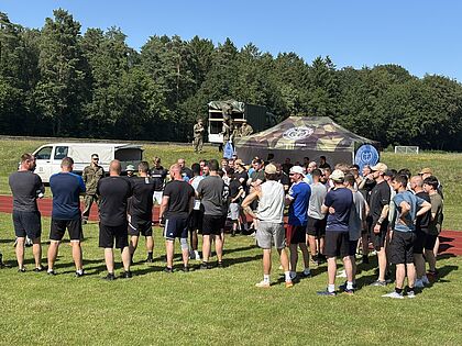 Die Veranstaltung fand am Sportplatz der Kaserne statt. Foto: DBwV