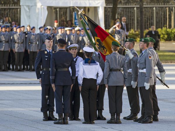 Nachwuchsprobleme in der Bundeswehr: Seit Jahren stagniert die personelle Stärke. Jährlich bräuchte die Bundeswehr einen Zuwachs von 3.000 Soldatinnen und Soldaten, um das Ziel von 203.000 Soldatinnen und Soldaten zu erreichen. Foto: Bundeswehr/ Torsten Kraatz