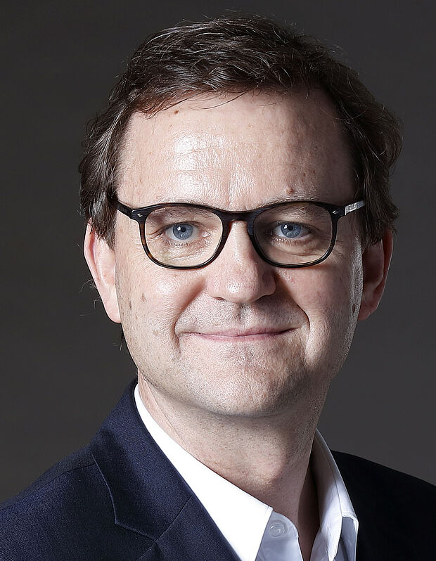 Professor Dr. Klaus Lieb ist wissenschaftlicher Geschäftsführer des Leibniz-Instituts für Resilienzforschung und Direktor der Klinik für Psychiatrie und Psychotherapie der Universitätsmedizin Mainz.Foto: Hartmann, JGU Mainz