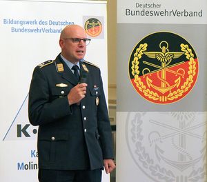 Moderator Oberstleutnant Ulrich Metzler. Foto: DBwV/Vieth