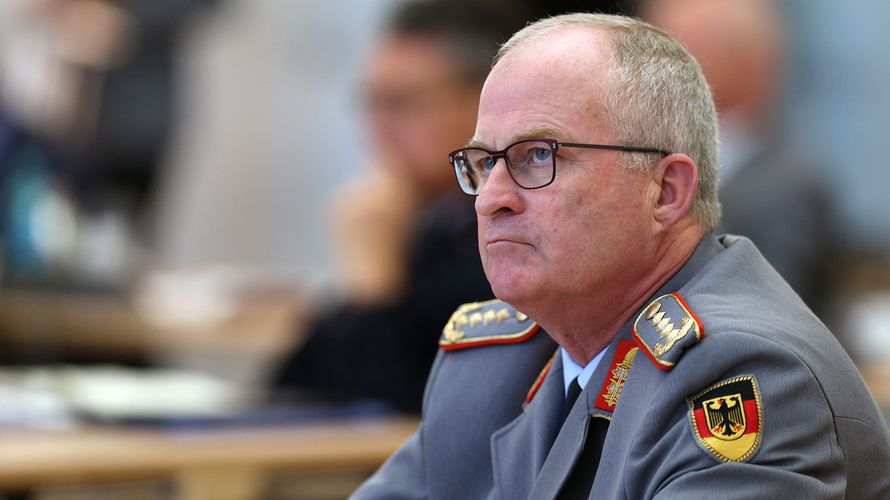 General Eberhard Zorn: Die Landes- und Bündnisverteidigung muss Denken und Handeln bestimmen. Foto: Bundeswehr/Sebastian Wilke