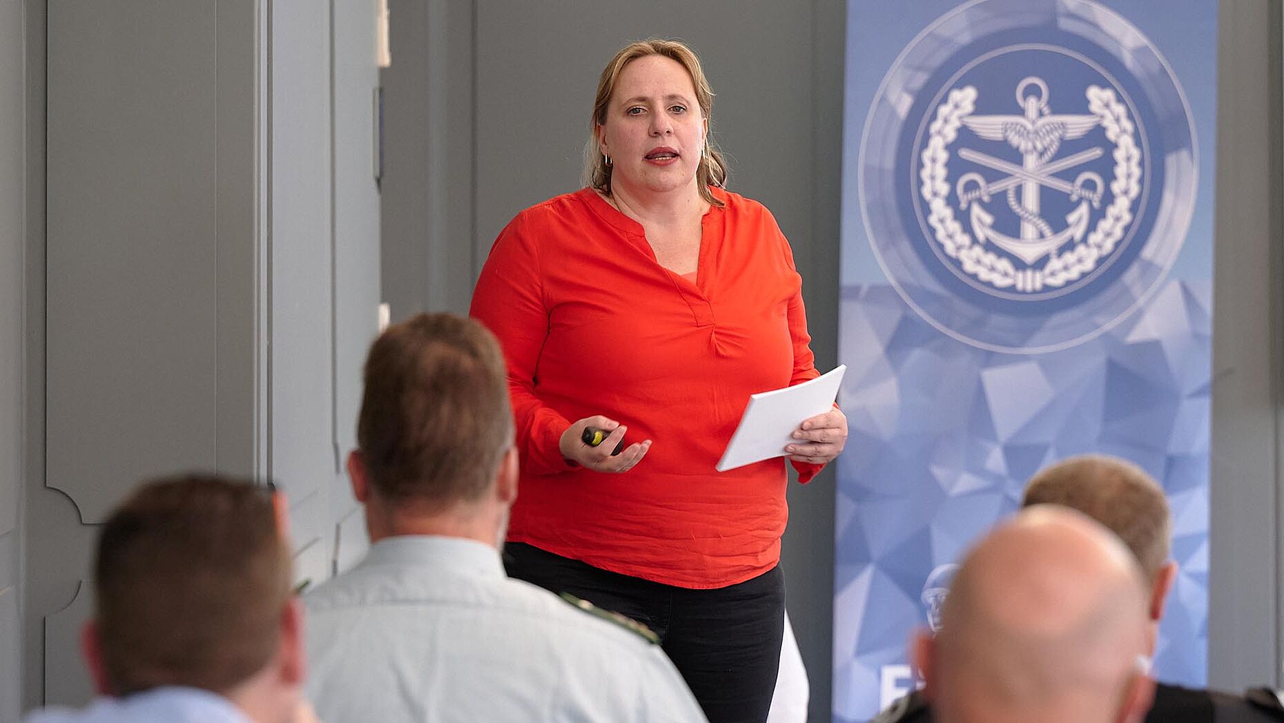 Sylvia Tittel vom Referat 5 der Rechtsabteilung hatte Fallbeispiele aus der Rechtsprechung mitgebracht. Foto: DBwV/Kaminsky