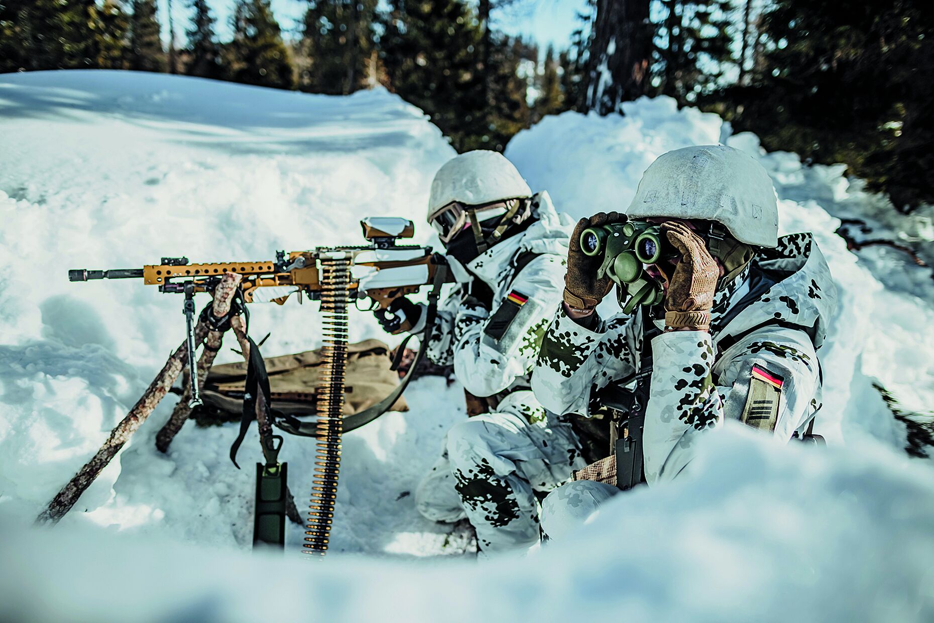 Winterbiwak in den Berchtesgadener Alpen: Soldaten des Gebirgsjägerbataillons trainieren verschiedene Anschlagsarten.