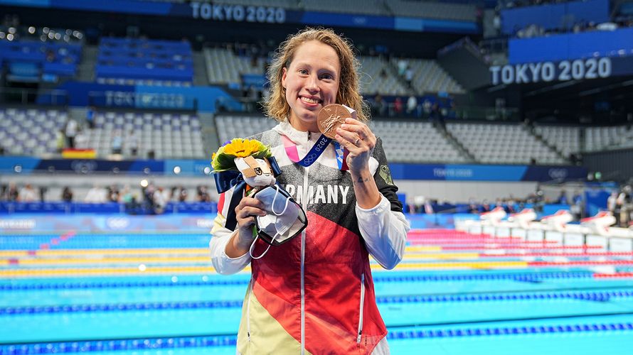 Freude über Bronze: Stabsunteroffizier Sarah Köhler holte die erste Medaille der deutschen Beckenschwimmer seit 2008. Foto:  picture alliance/dpa | Michael Kappeler