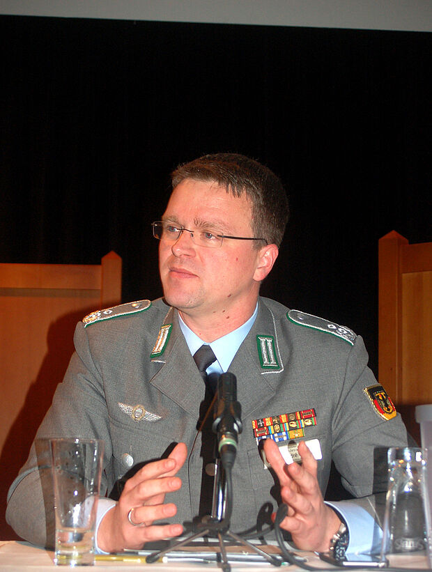 Oberstleutnant André Wüstner vertrat die Position des Deutschen BundeswehrVerbands. Foto: DBwV