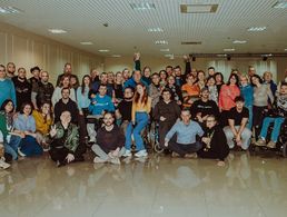 Mehr als 50 Gäste nahmen an der Auftaktveranstaltung der ehrenamtlichen Initiative „Hilfe für verletzte ukrainische Soldaten Berlin Brandenburg“ teil. Foto: Agnessa Cherednichenko
