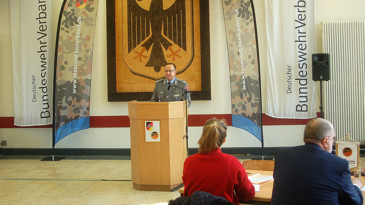 Heiko Tadge übernahm die Begrüßung der Gäste. Foto: DBwV/LV Nord