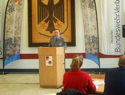 Heiko Tadge übernahm die Begrüßung der Gäste. Foto: DBwV/LV Nord