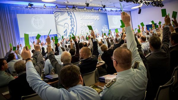 Mit dem Votum der Teilnehmer der Hauptversammlung hat der DBwV eine ganze Reihe von Dingen auf den Weg gebracht - so etwa das Forderungspapier "Einsatzbereitschaft wiederherstellen". Foto: DBwV/Scheurer