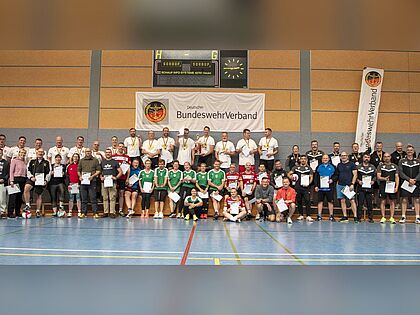 Auch in diesem Jahr konnte das AusbKdo wieder ein Volleyballturnier veranstalten, das durch die Unterstützung des DBwV zu einem vollen Erfolg wurde. Foto: Bundeswehr/Pandza