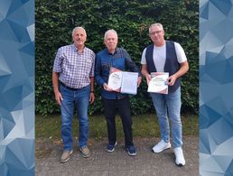 Harald Zimmer (von links) ehrte Wolfgang Stade und Andreji Pfitzner. Foto: DBwV